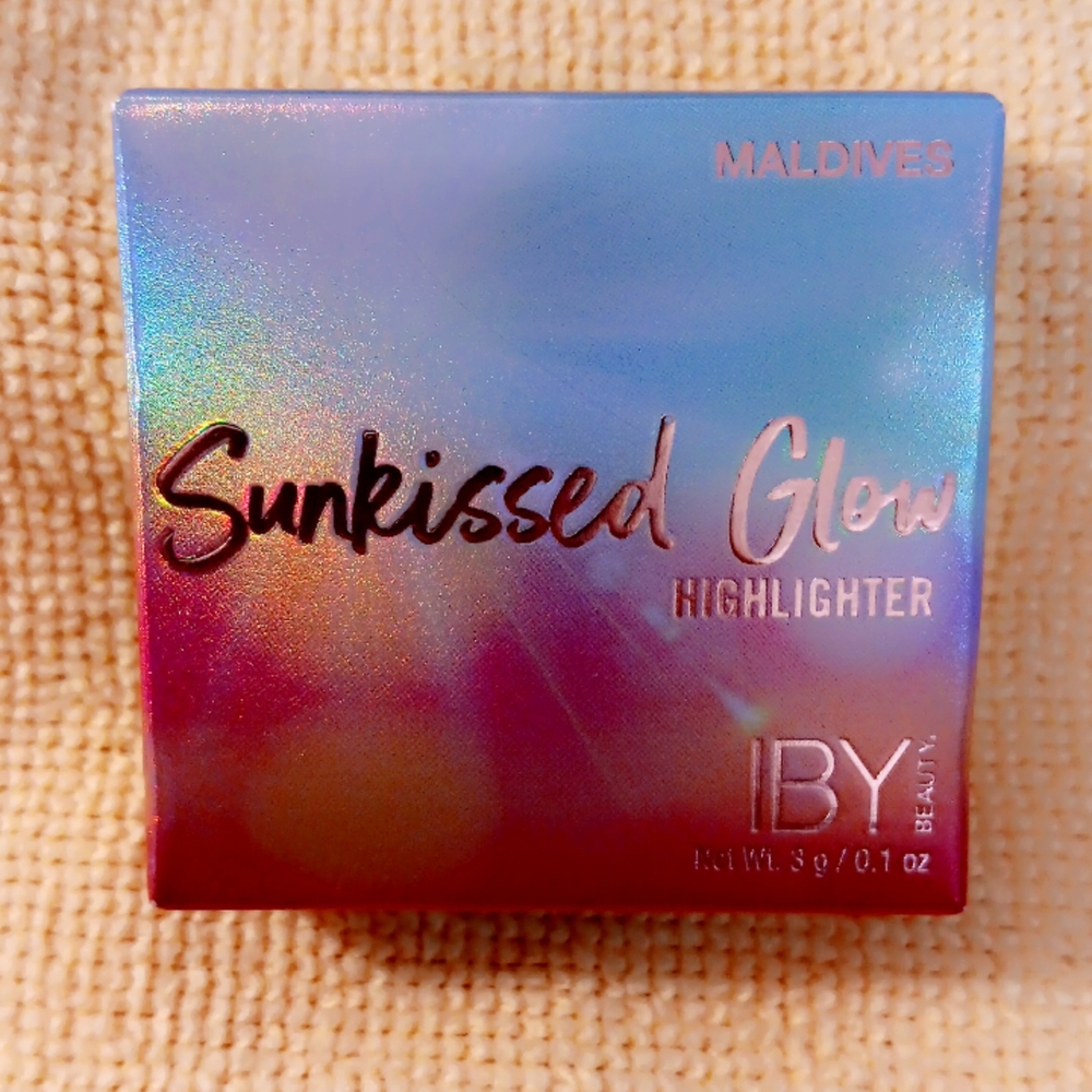Maldives "Sunkissed Glow" Highlighter